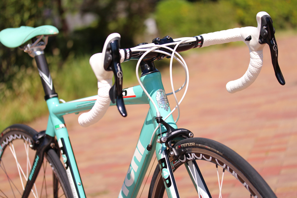 Bianchi (ビアンキ) 1885 カーボンバック カンパ ヴェローチェ組が買取 委託で入荷